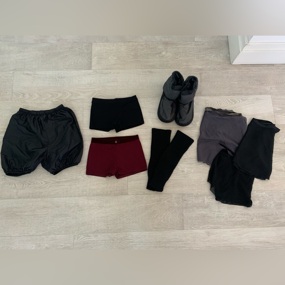 Ballet warm ups. Bundle sale. Open to offers.